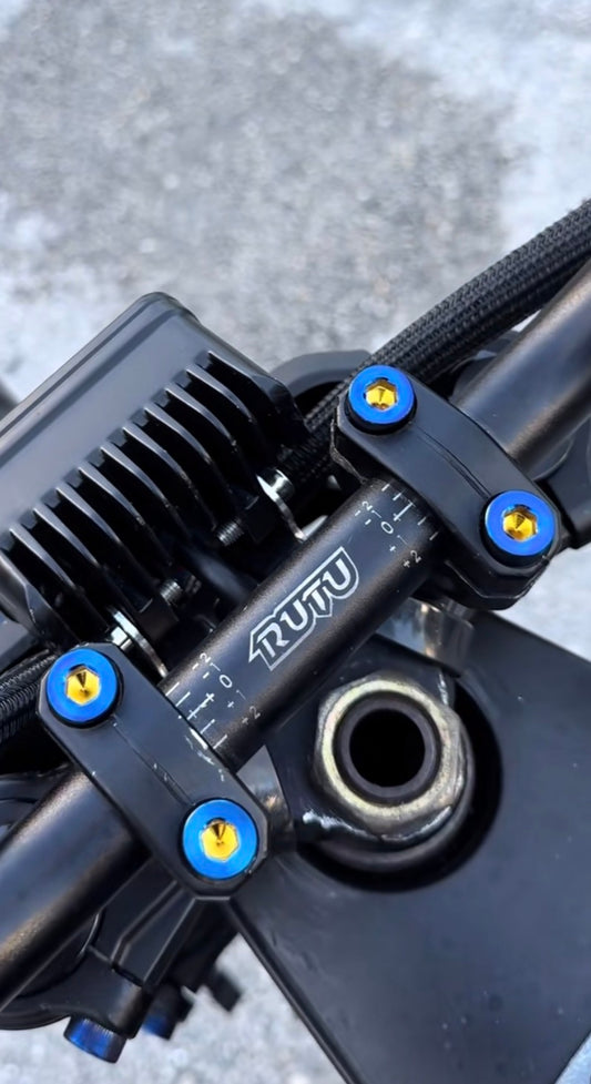 Tuttio titanium stem bolts