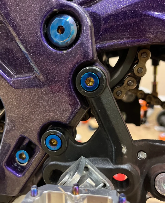 peg mount bolts